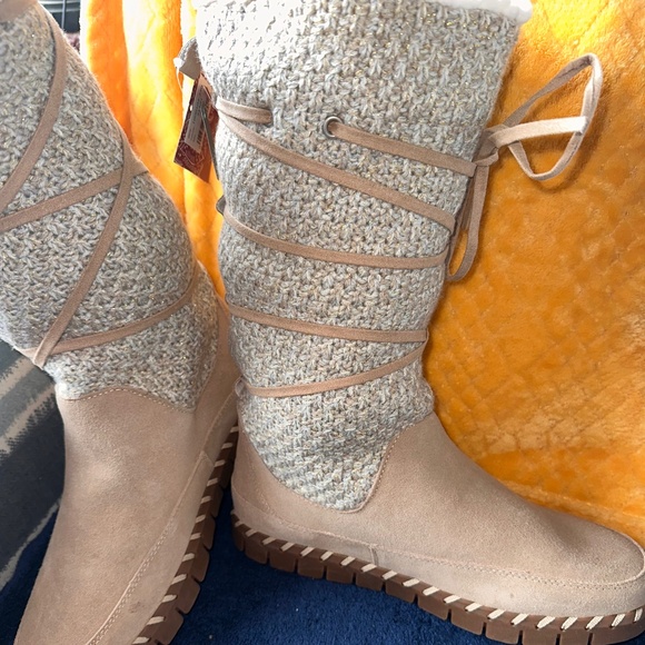 Muk Luks Snow Boot Leather 9.5 Sand,, Knee High - Picture 1 of 10